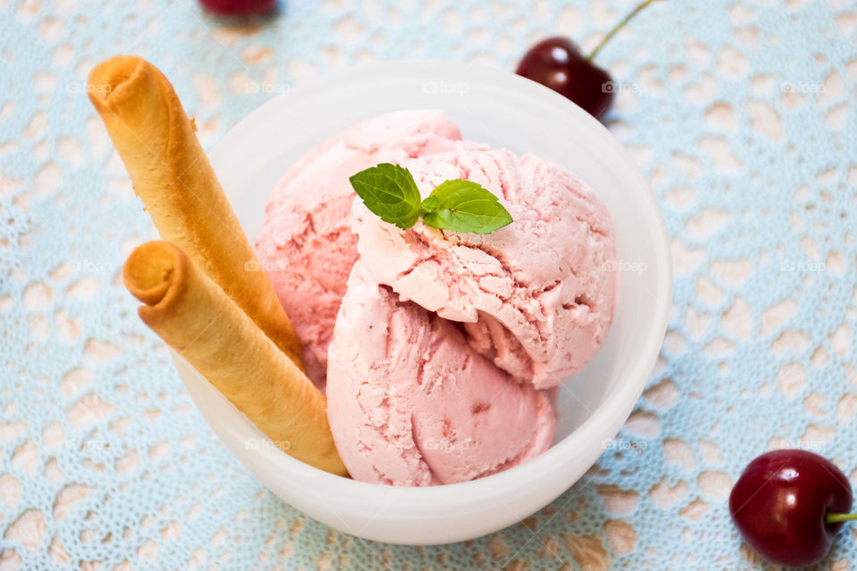 Cherry berry ice cream