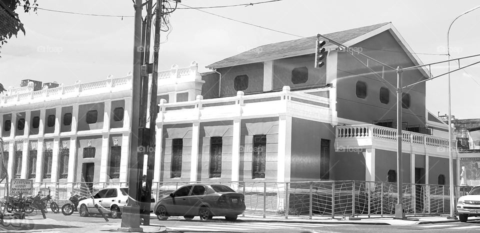 Ateneo building in the center of Maracay, architecture and design