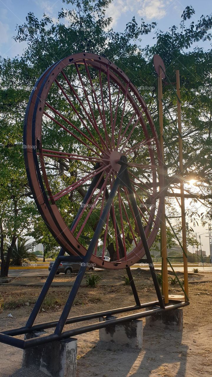 Mining wheel, artistic sculpture, metal