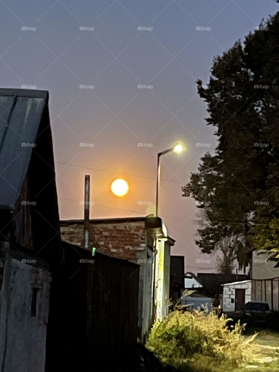 The moon is like the sun. Autumn Full Moon