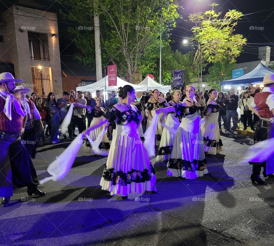 Street show of traditional Argentine dances