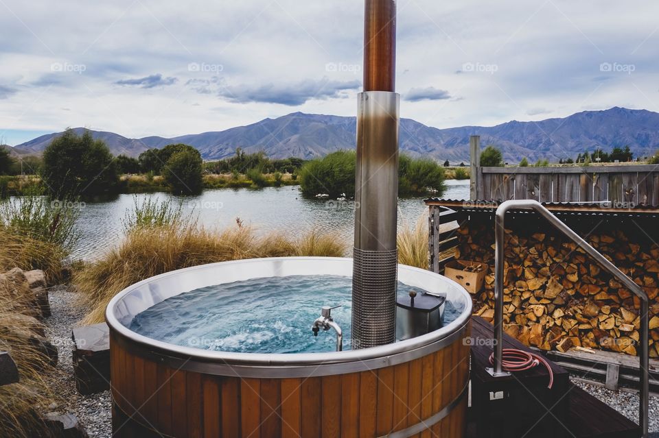 Wood burning hot tub in scenic Omarama, New Zealand 