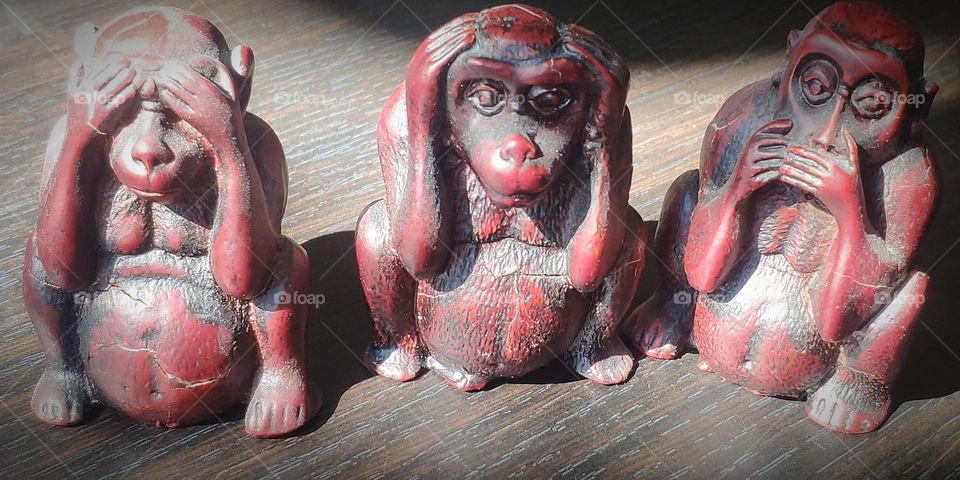 I don't see anything, I don't hear anything, I don't say anything