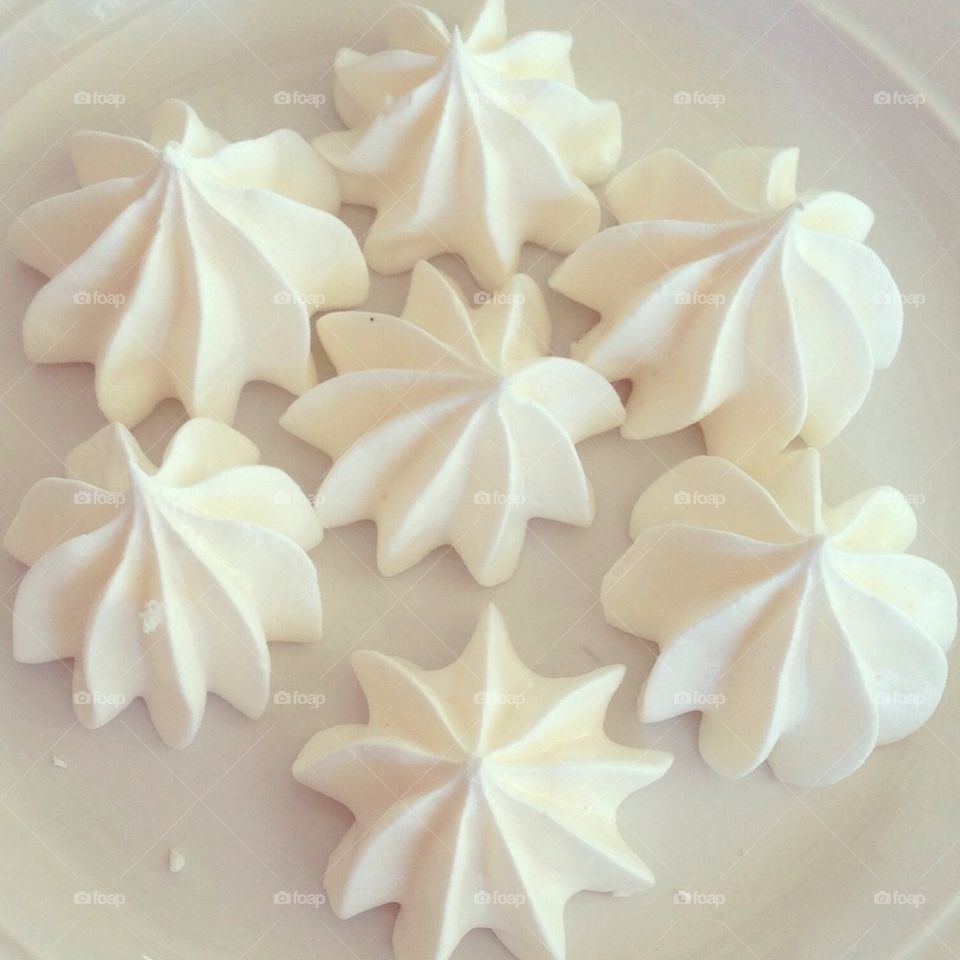 White meringues