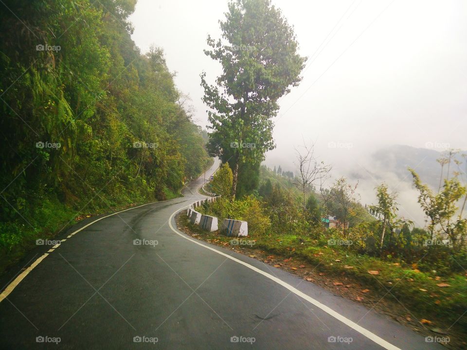 beautiful road & beautiful weather...towards darjeeling ..India..