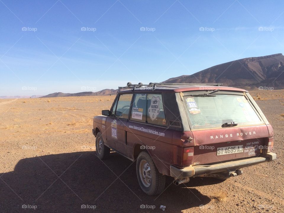 Range Rover Classic in the desert