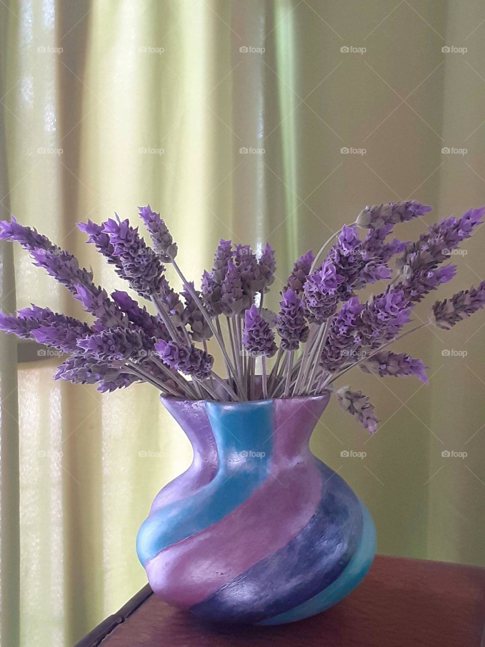 flores lavanda en florero