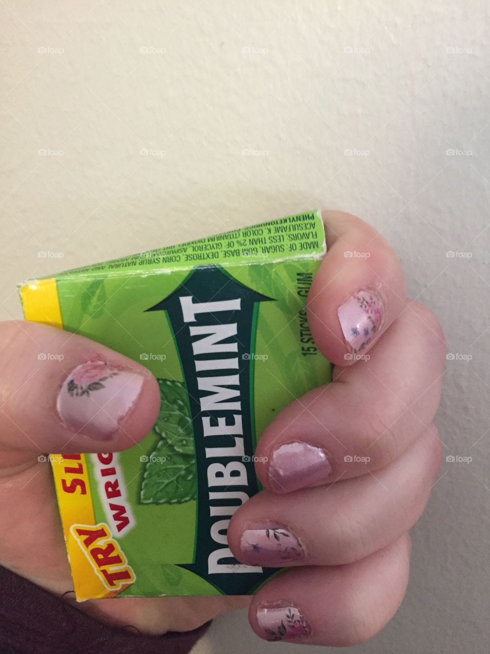 Nail Manicure, Double Mint Gum
