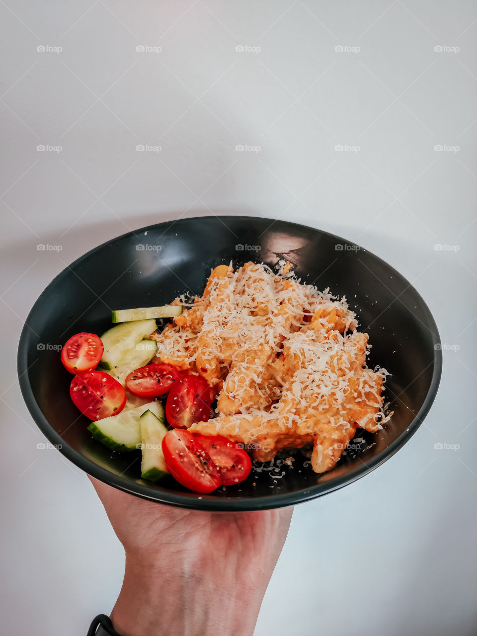 Paprika pasta with salad