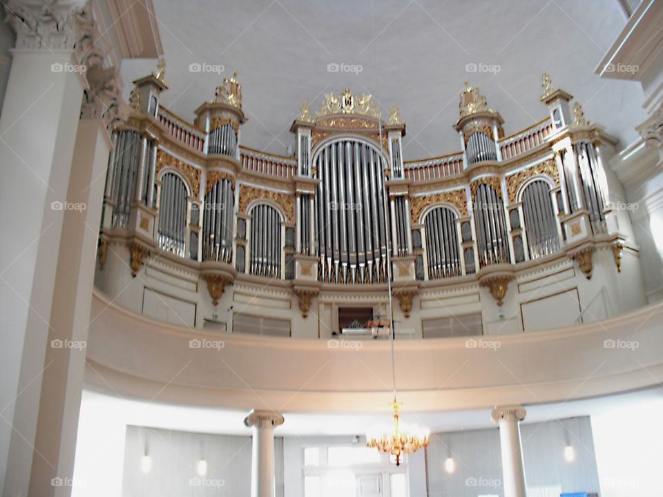 "Pipe Organ "