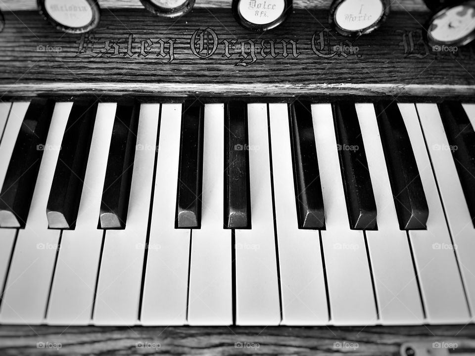 Old organ keys
