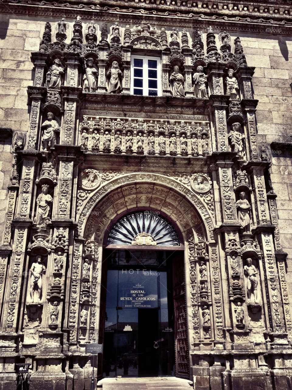 Fachada del Hospital de los Reyes Católicos. Fachada del Hospital de los Reyes Católicos (Santiago de Compostela - Spain)