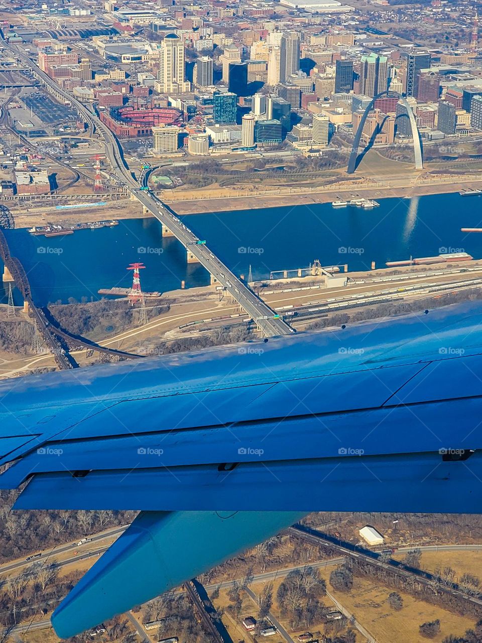 As the airplane I'm on comes around on final approach there is a great view of downtown Saint Louis and the Gateway Arch