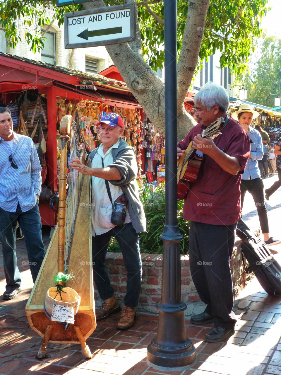 Street performers 