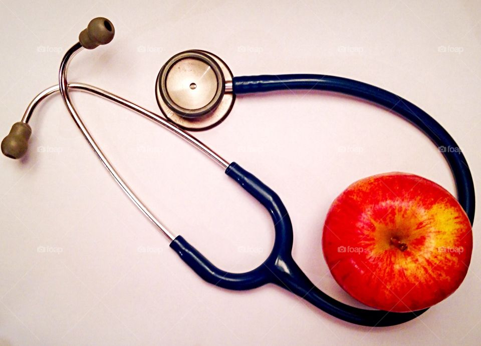 One apple a day keeps the doctor away 