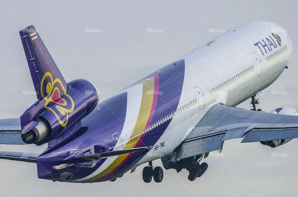 THAI AIRWAYS INTERNATIONAL MD-11 ZRH