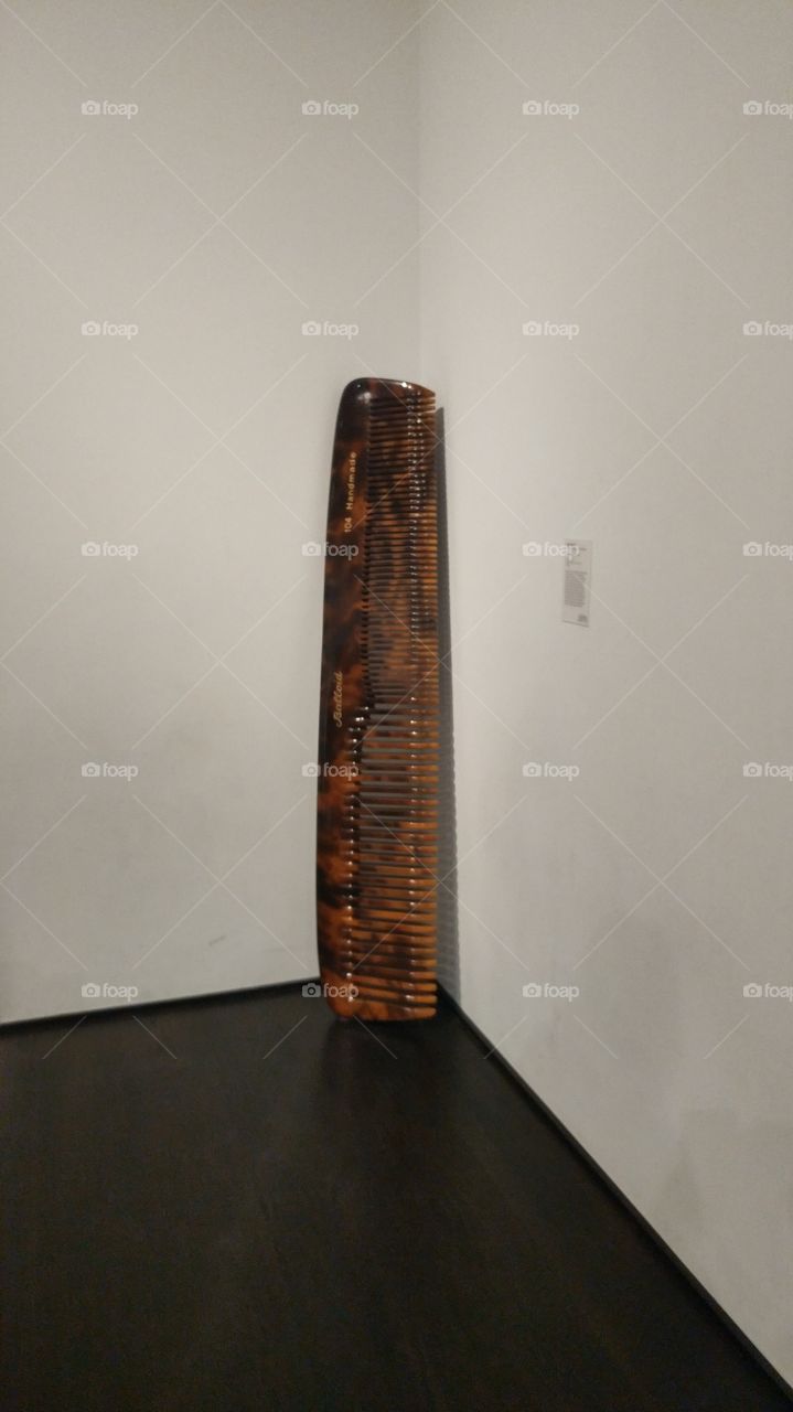 Giant comb sculpture at the LACMA