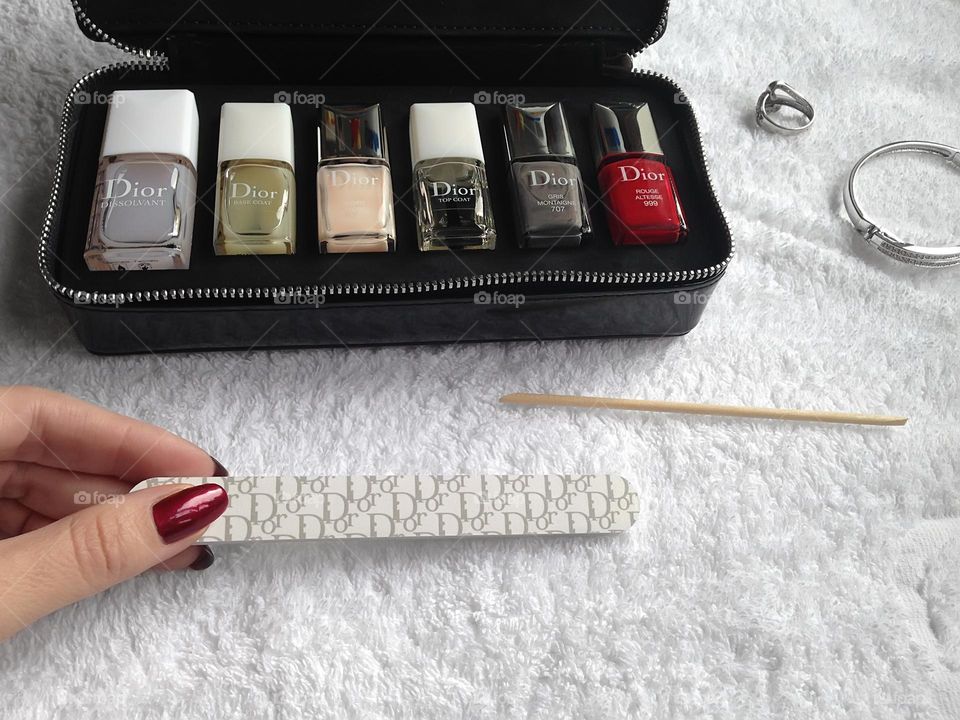 Nail polish kit 