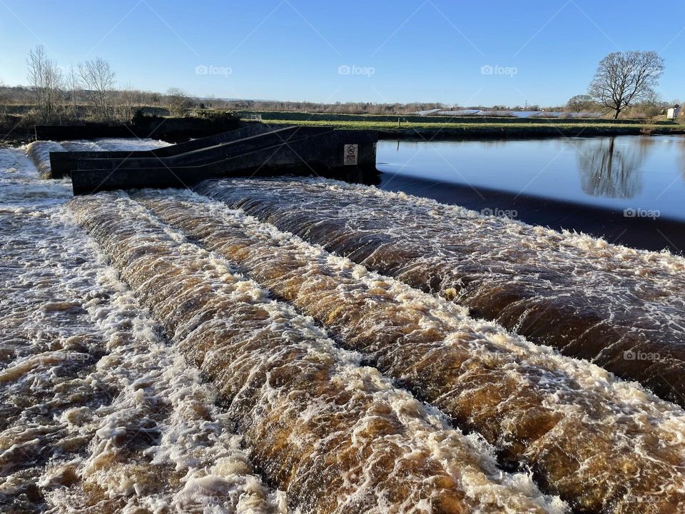 Winter doesn’t always have the white snow in England hence this entry … my first Jan ‘25 shot … beautiful blue sky day with a little ice present … I love going for a walk in this weather all wrapped up nice and cosy !💙🥶