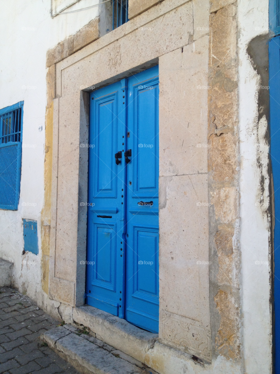 blue building door tunis by chester29