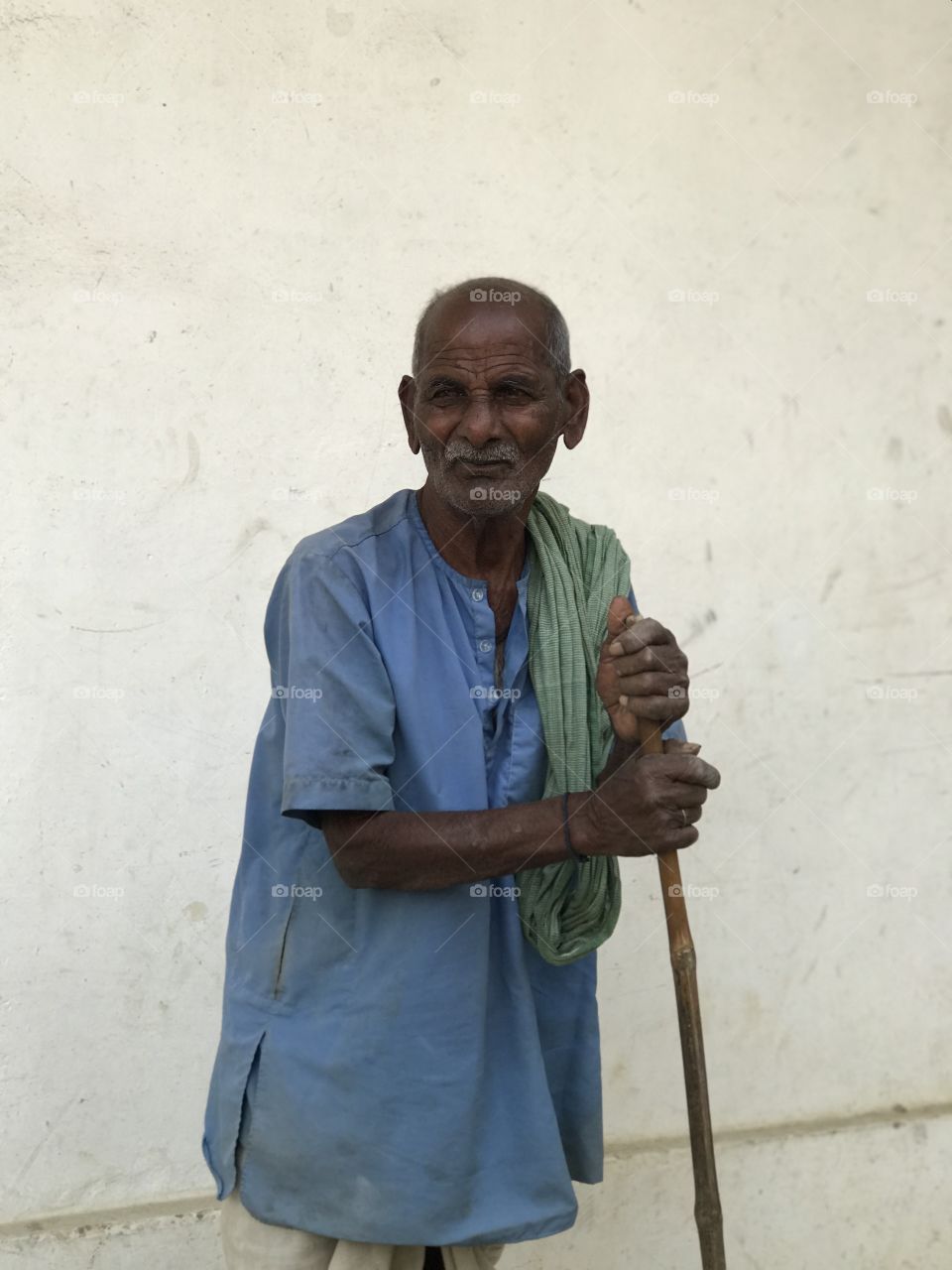 The old man is still working , as I want to tell this man once was taking care of my grandfather in late 50s now he is 90 something still fine and enjoying life . This is what u say AN INCREDIBLE INDIA 