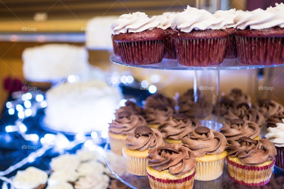 Cupcakes at a wedding 