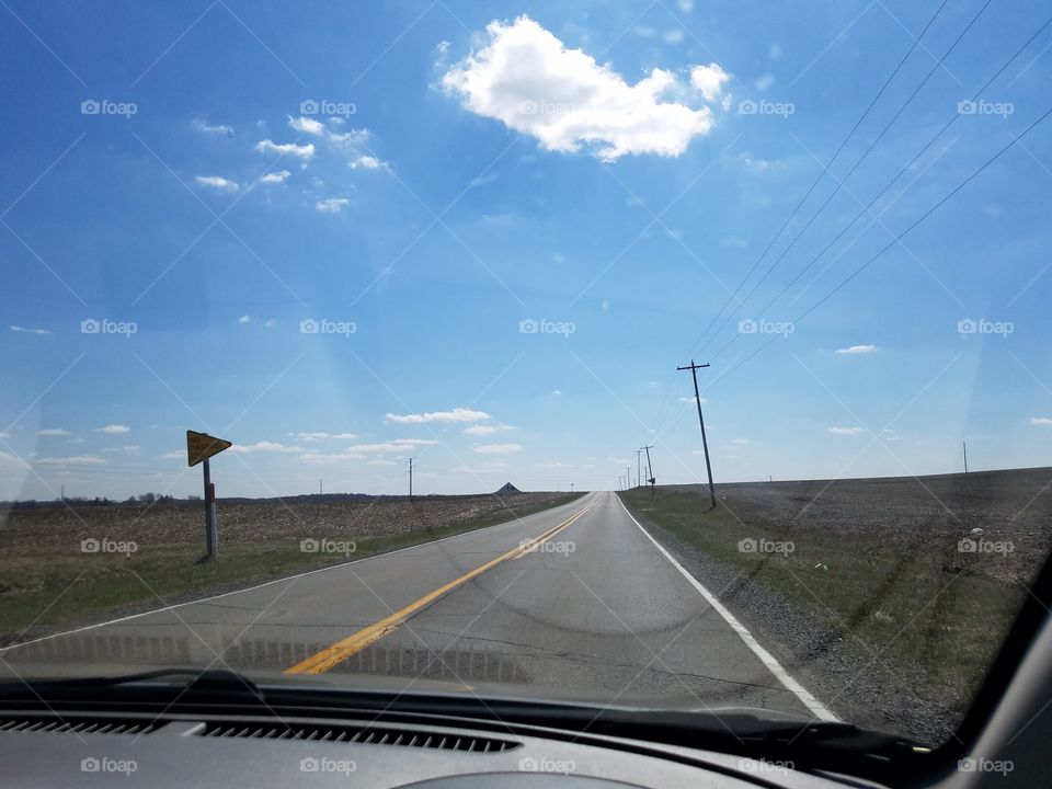 road trip Illinois highway farmlands