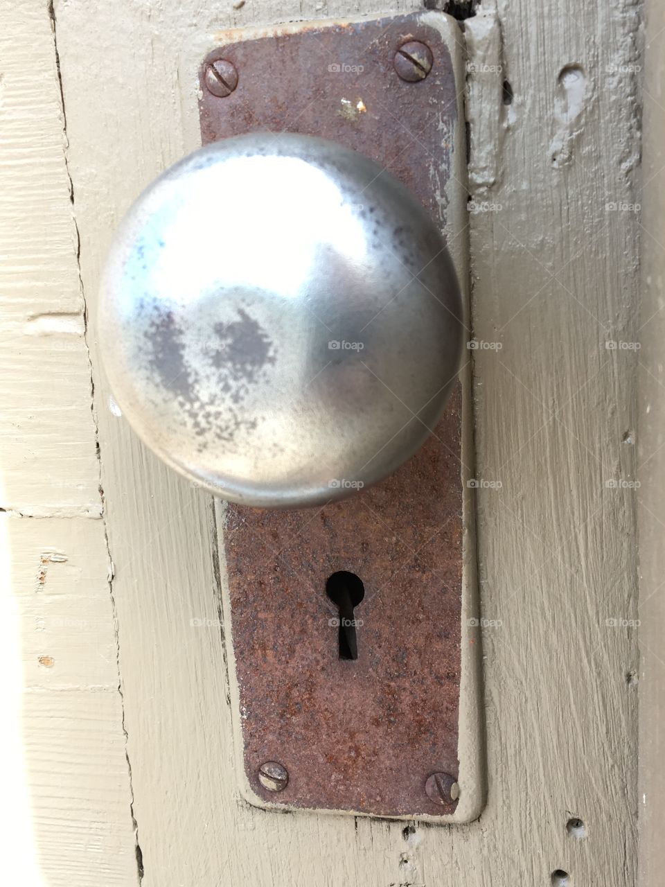 Knob & Keyhole