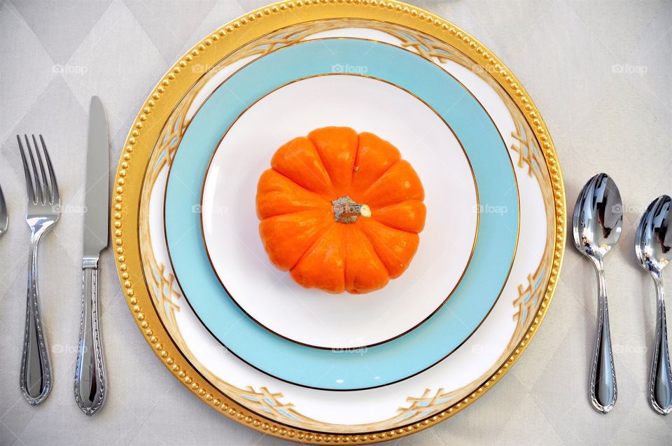Fall table setting. Fine china. 