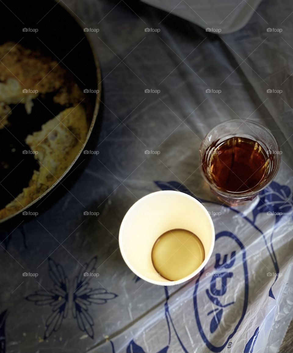 A simple and light dinner with my sister, eggs, tea and jam