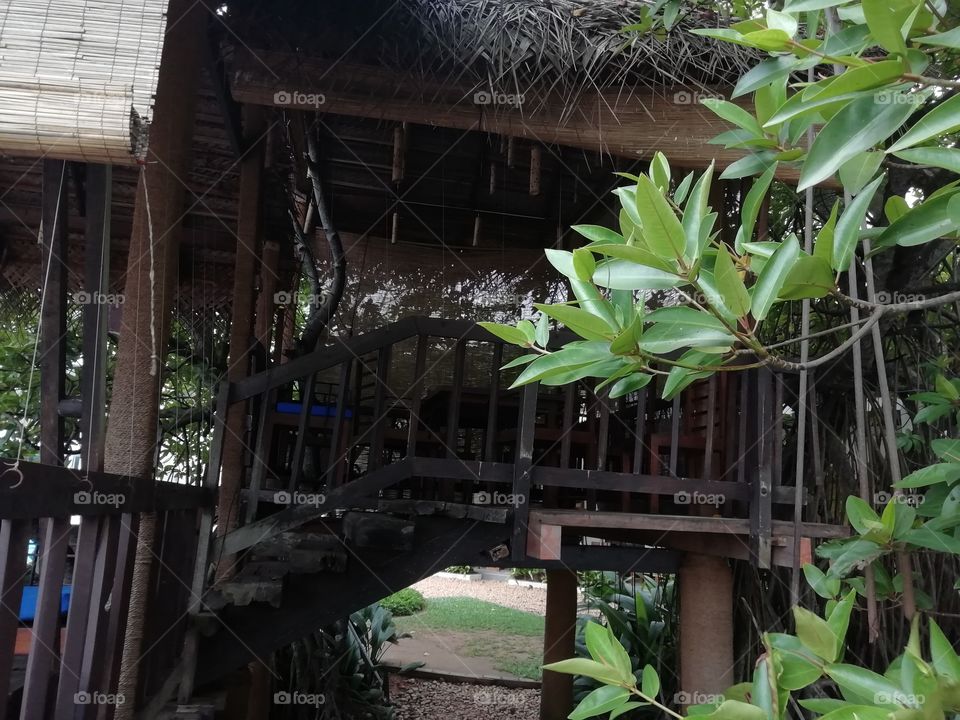 Side view of the outdoor dinning area