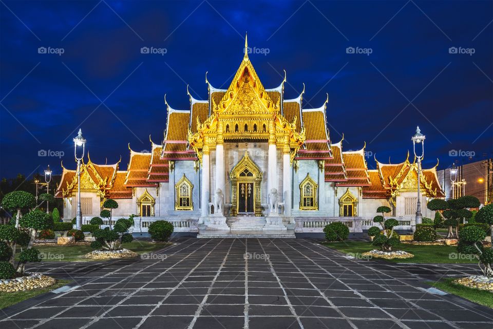 Wat Benchamabophit Dusitvanaram Rajawarawiharn - Marble Temple early in the evening. Bangkok, Thailand
