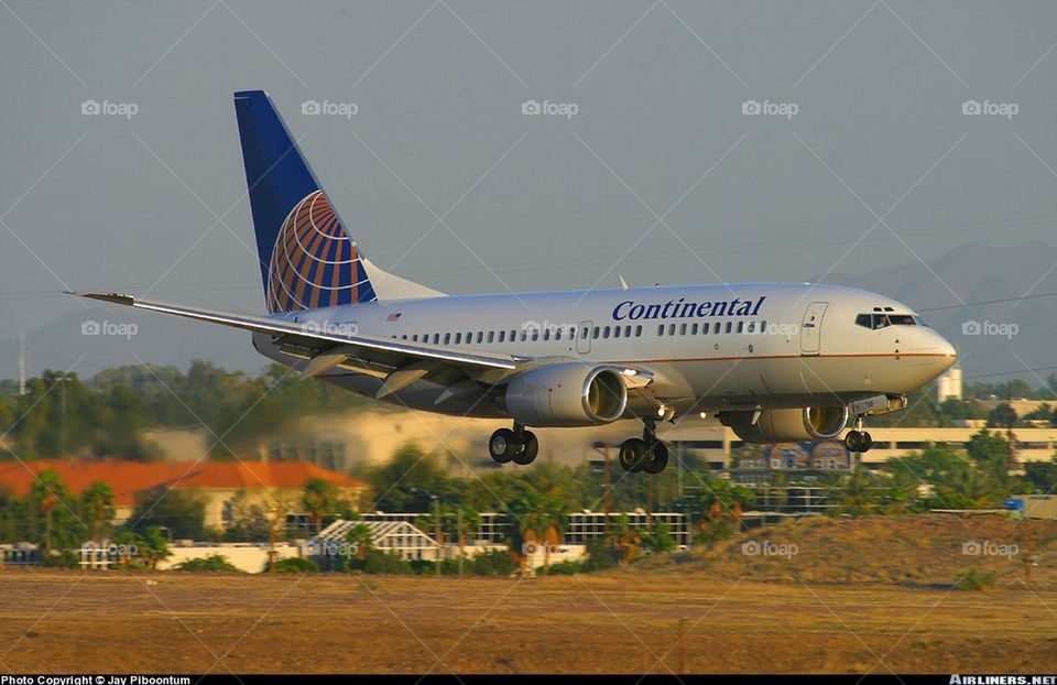 CONTINENTAL AIRLINES B737-700 AT PHOENIX SKY HARBOUR