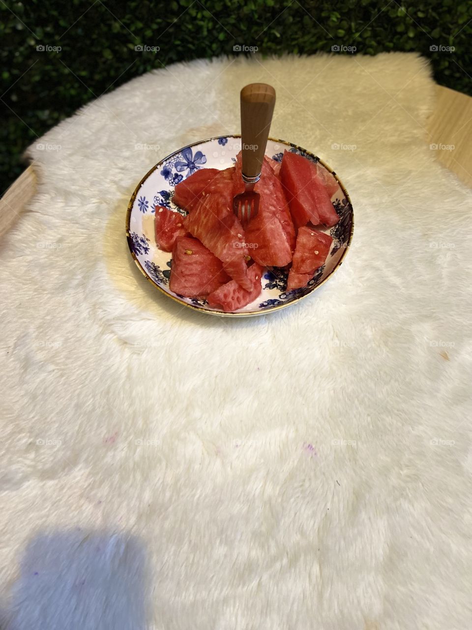 On the plate a watermelon 🍉