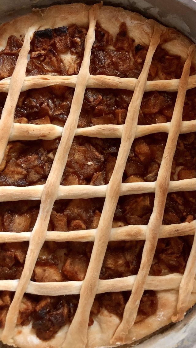 Delicious apple pie bread