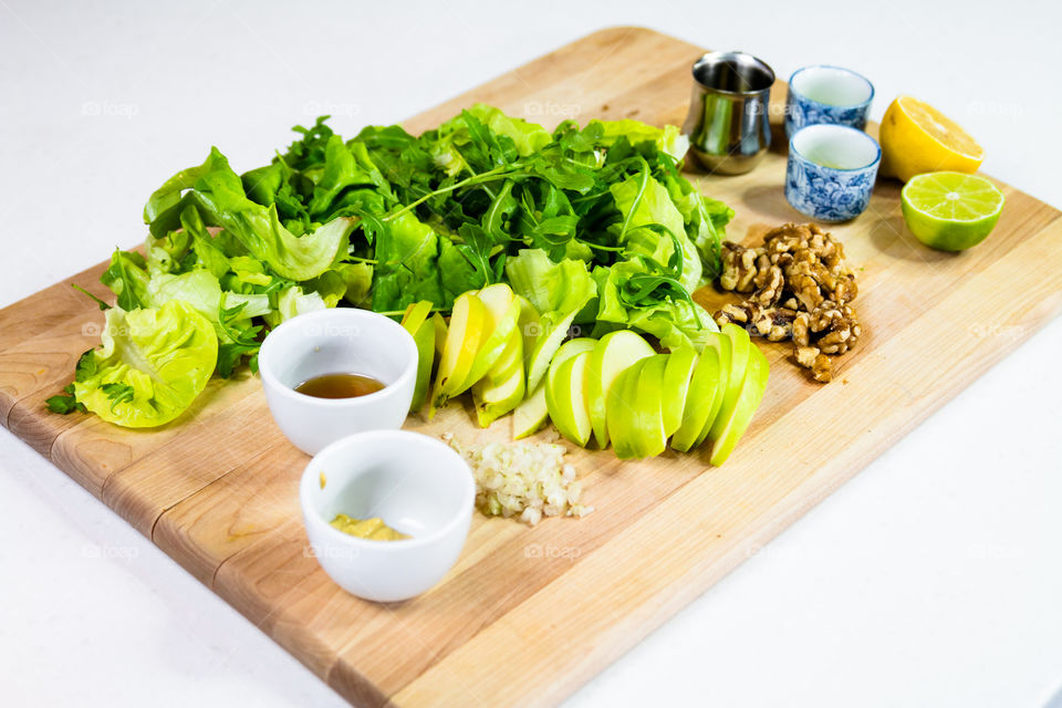 Preparation to Serve a Green Salad