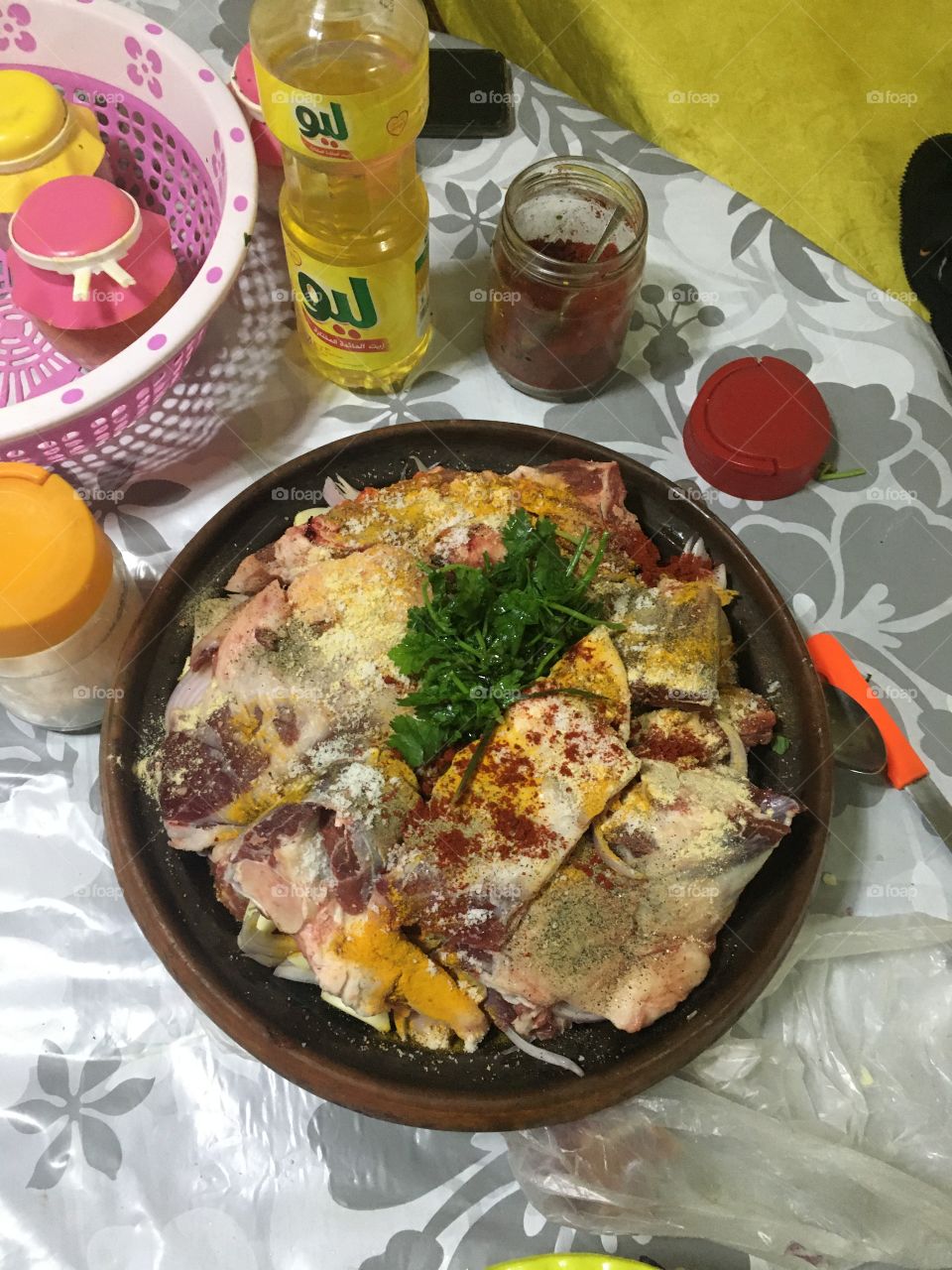 Lamb meat tagine Ingredients: Meat, onion, peas, spices and a little oil