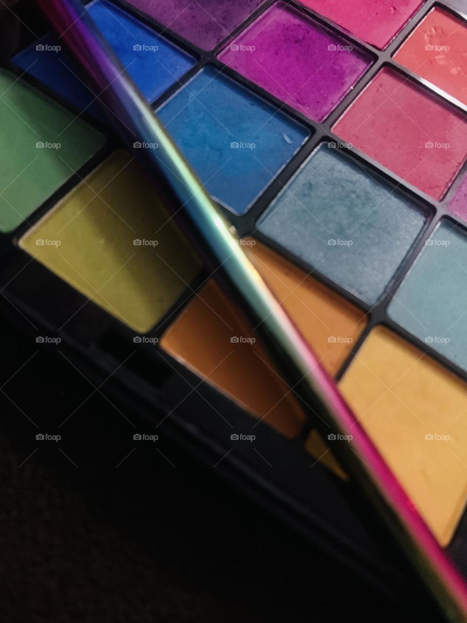 Bold, statement making eyeshadow pallet 