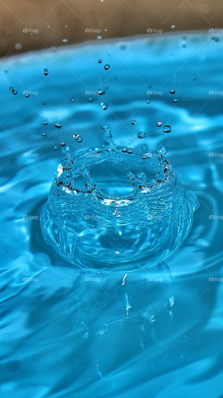Drop of water drip effect