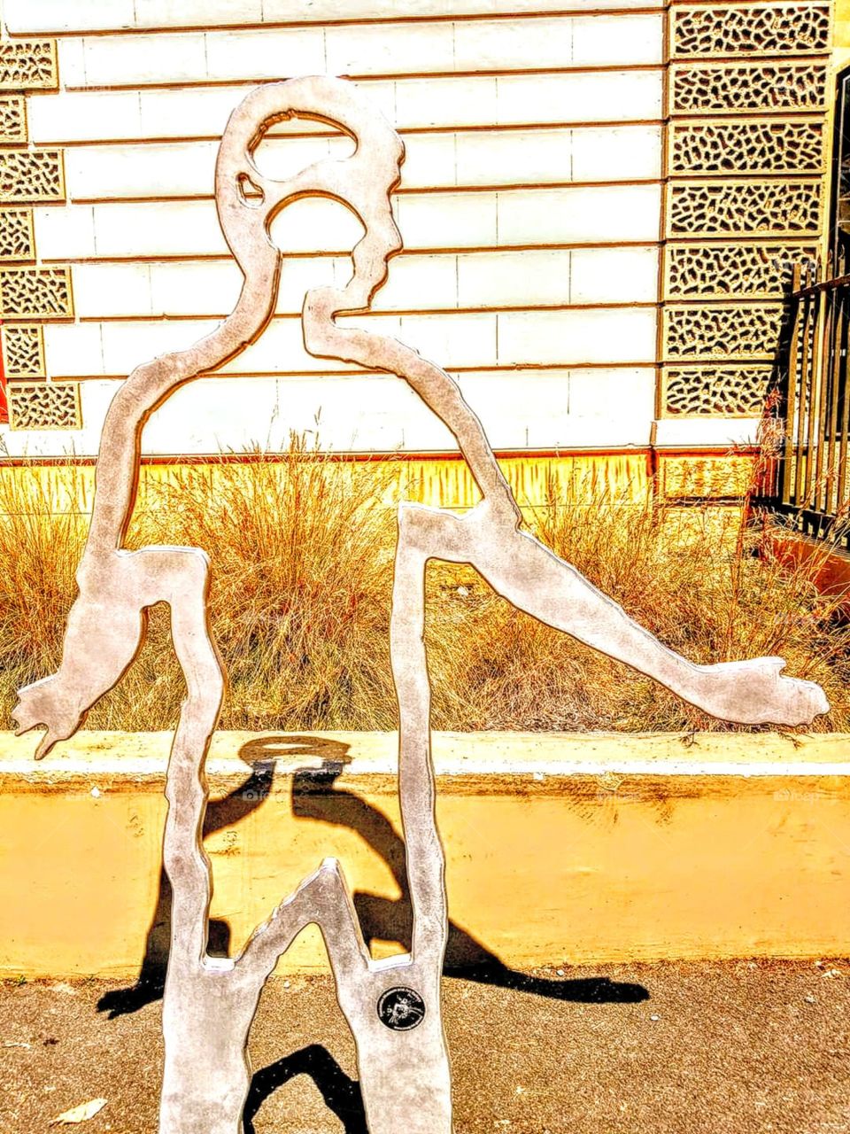 street statue + shadow !