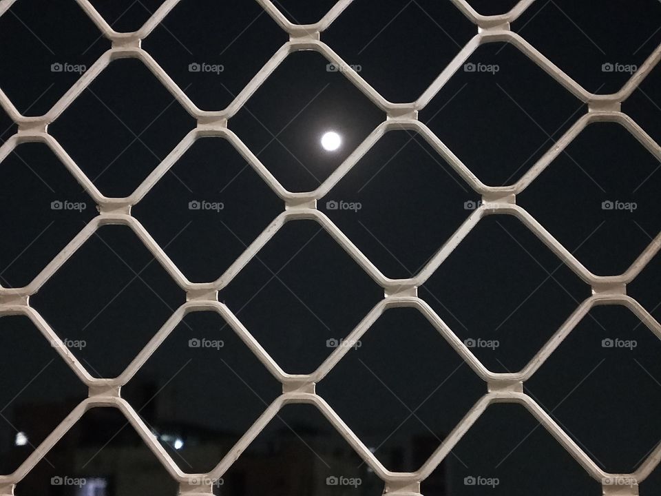 ✨🌝isn't it look relaxating? isn't it? #moon #window_view🌝✨