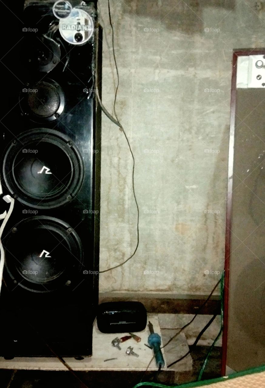 black speaker in repairing-Oldies but goldies