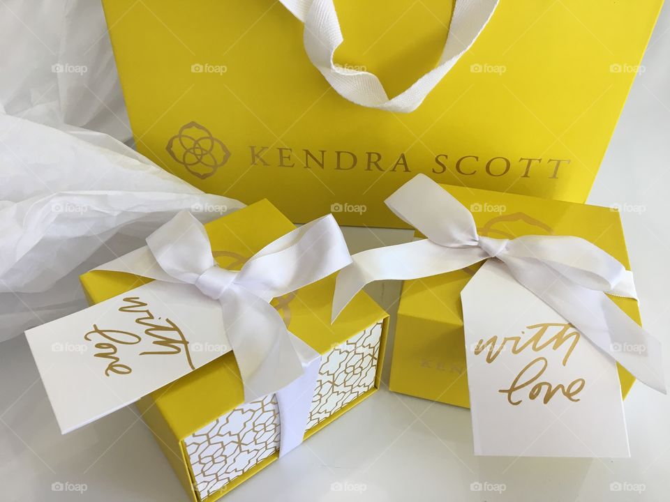 Kendra Scott Gift