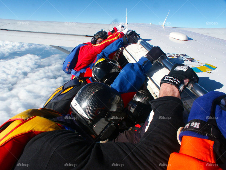 exit plane skydive fallschirm by seeker