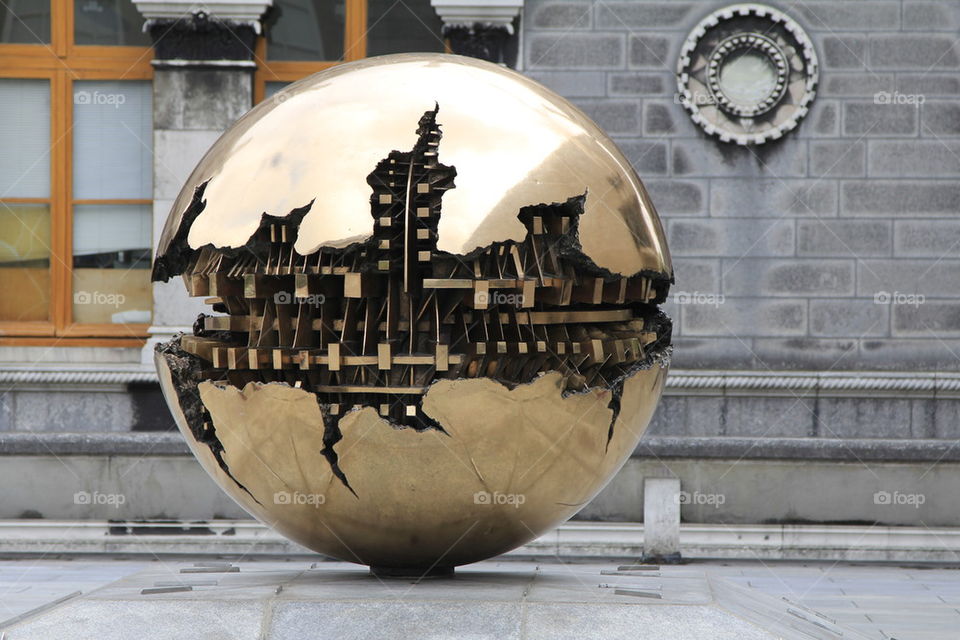 gold sphere