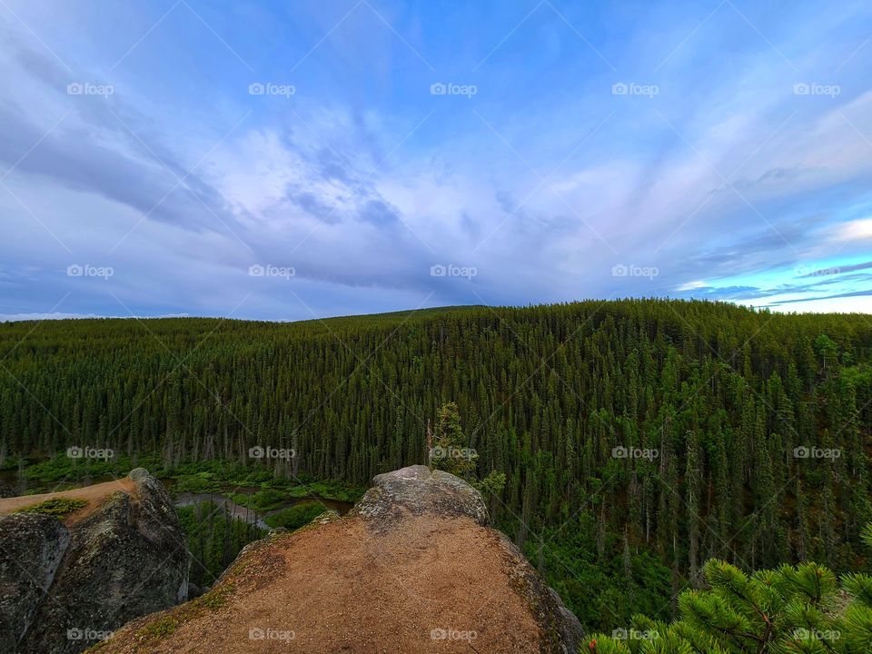 Sandy cliffs above the green River