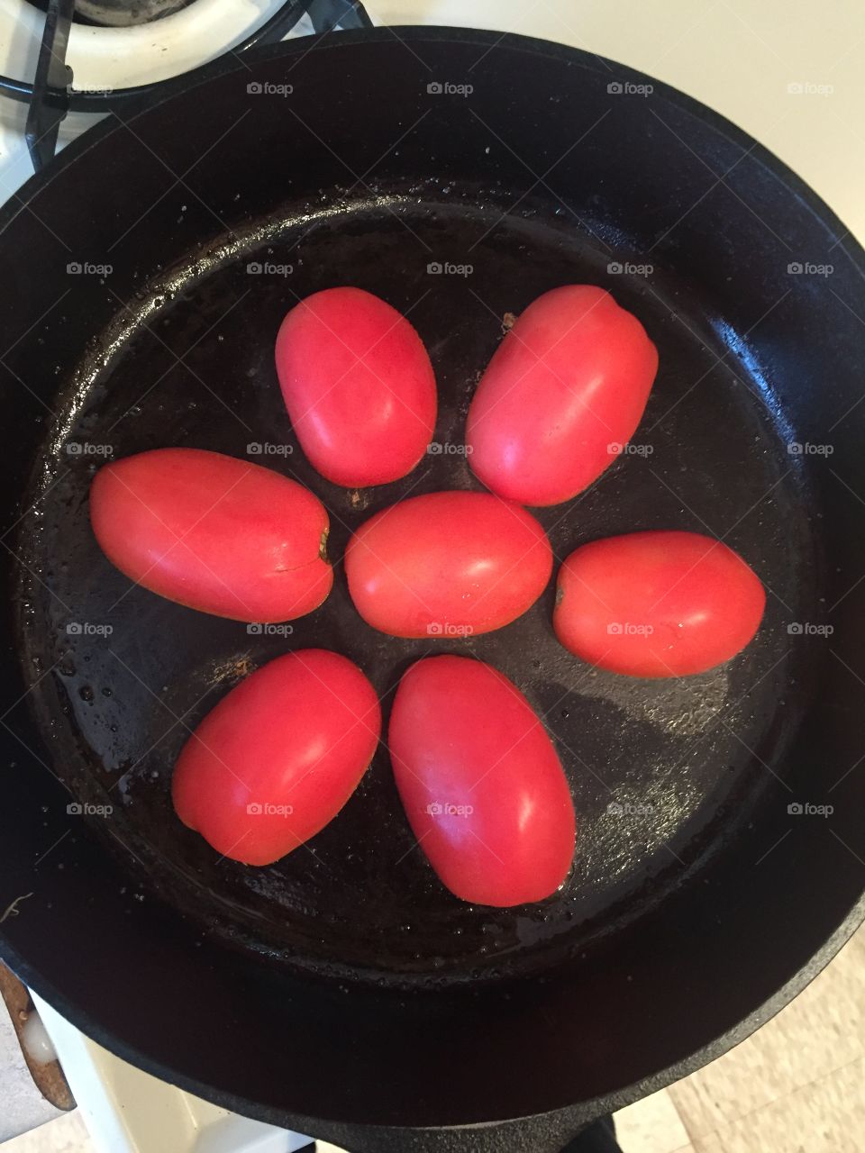 Frying tomatoes