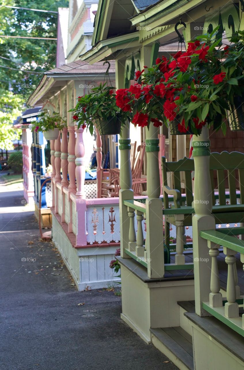 gingerbread houses . marthas vineyard gingerbread houses