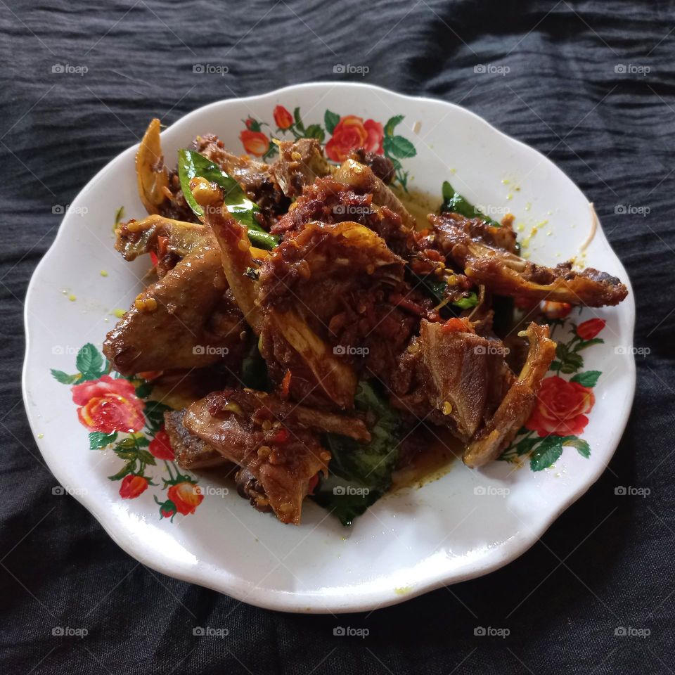 This is a dove meat dish that is ready to be served