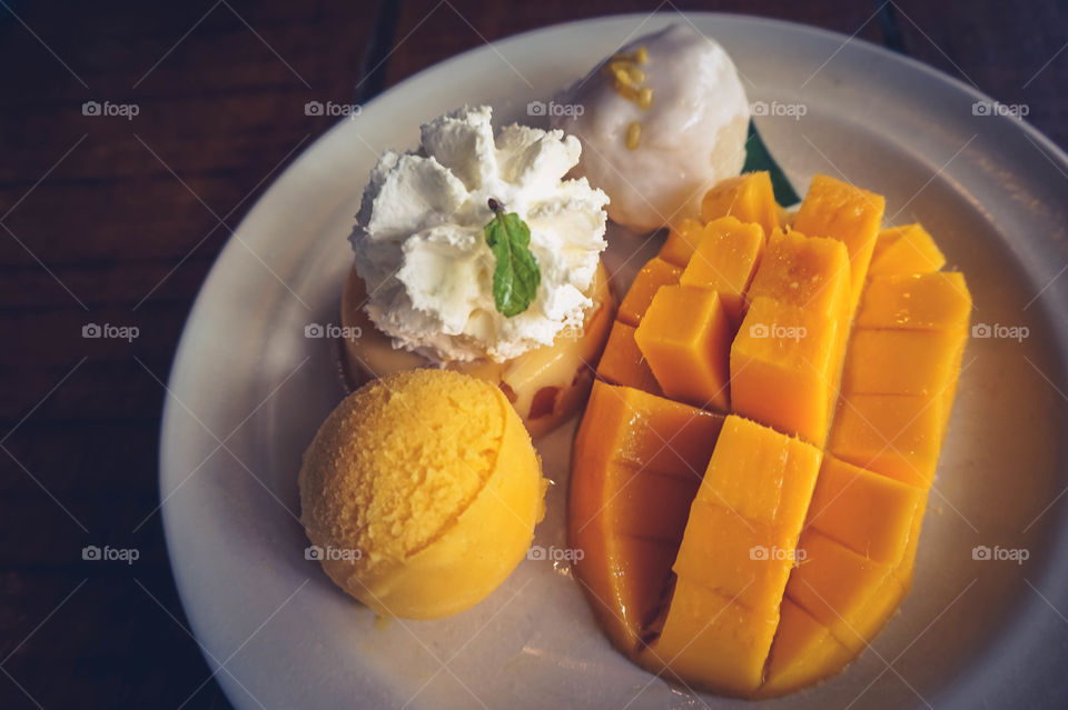 Mango sticky rice plus